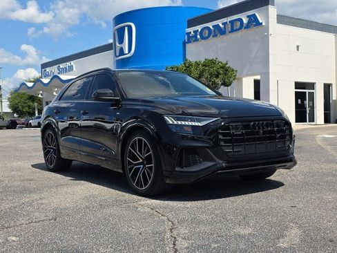 Used 2023 Audi Q8 Prestige AWD/4WD image 2