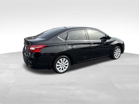 Used 2019 Nissan Sentra S image 6