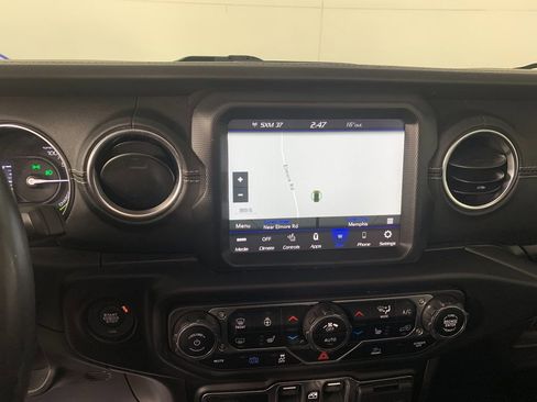 Used 2022 Jeep Wrangler Unlimited Sahara w/ Cold Weather Group AWD/4WD image 26