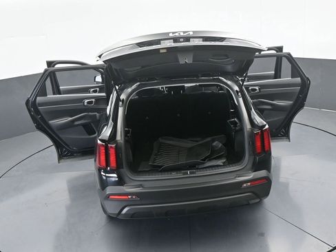 Used 2022 Kia Sorento LX image 65