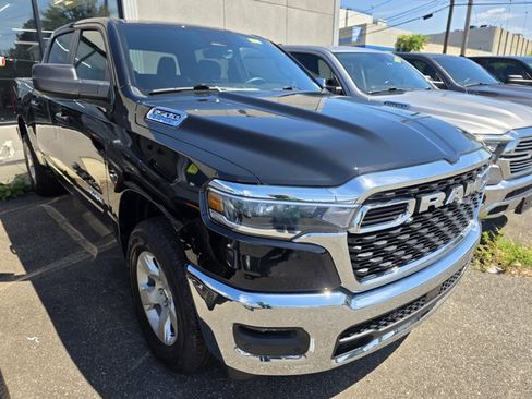 Certified 2025 RAM 1500 Big Horn AWD/4WD image 1