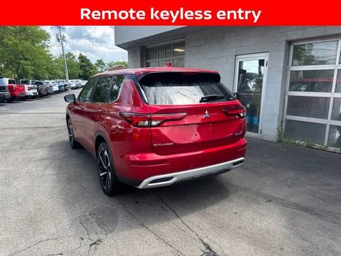 Used 2024 Mitsubishi Outlander 4WD Plug-In Hybrid image 4