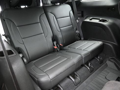 Used 2023 GMC Acadia SLT w/ Technology Package AWD/4WD image 32