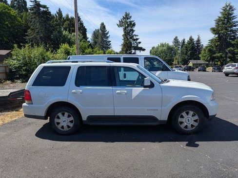 Used 2003 Lincoln Aviator AWD image 8
