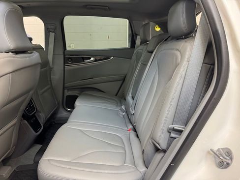 Used 2023 Lincoln Nautilus Reserve AWD/4WD image 16