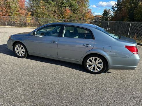 Used 2010 Toyota Avalon XLS image 7