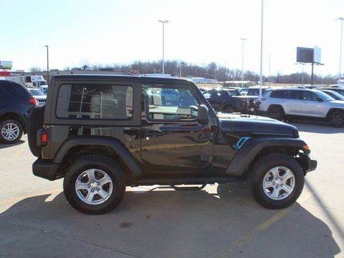 Used 2022 Jeep Wrangler Sport S image 5