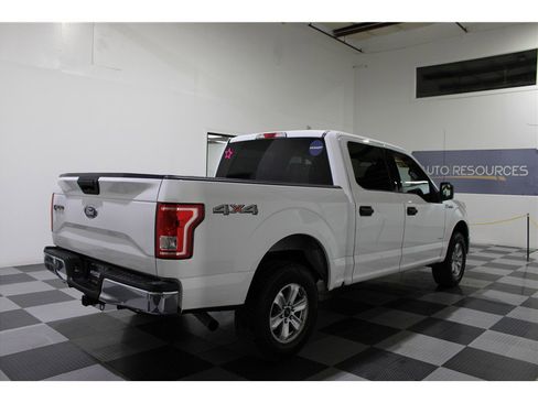 Used 2016 Ford F150 XLT w/ Trailer Tow Package image 4