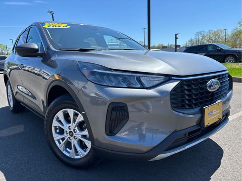 Certified 2024 Ford Escape Active AWD/4WD image 3