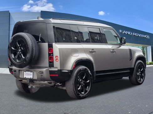 Certified 2024 Land Rover Defender 110 X-Dynamic SE AWD/4WD image 4