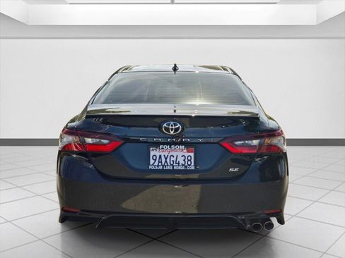 Used 2022 Toyota Camry SE image 6