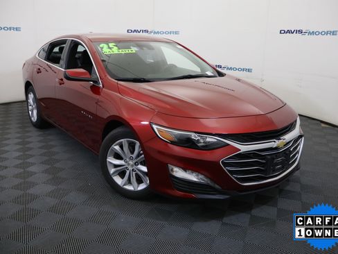 Used 2025 Chevrolet Malibu LT image 2