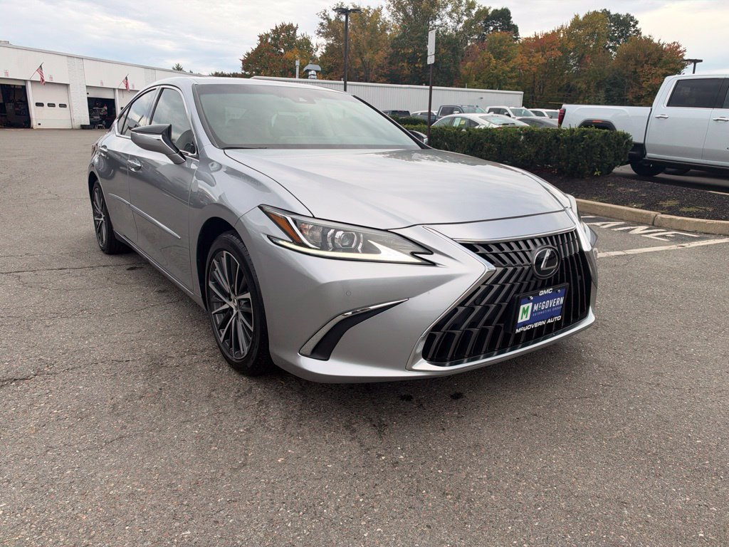 Used 2025 Lexus ES 300h w/ Premium Package FWD image 9