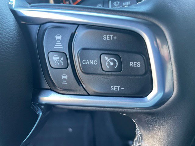 Used 2022 Jeep Wrangler Unlimited Sahara w/ Cold Weather Group AWD/4WD image 27