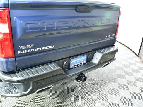 Used 2021 Chevrolet Silverado 1500 Custom Trail Boss AWD/4WD image 15
