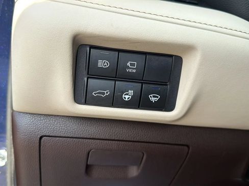 Used 2021 Toyota Highlander Platinum AWD/4WD image 16