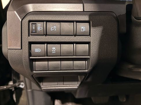 Used 2025 Toyota 4Runner SR5 AWD/4WD image 16