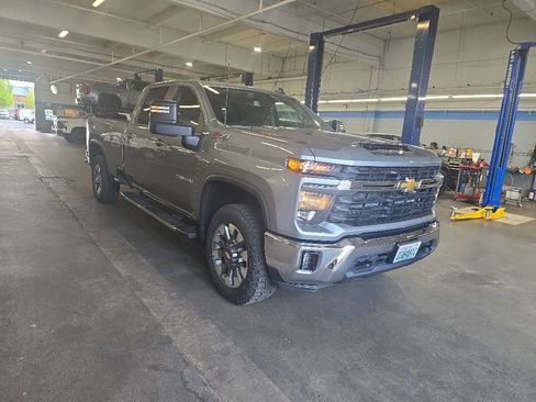 Used 2024 Chevrolet Silverado 2500 LT AWD/4WD image 16