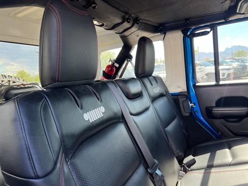 Used 2021 Jeep Wrangler Unlimited Rubicon AWD/4WD image 22