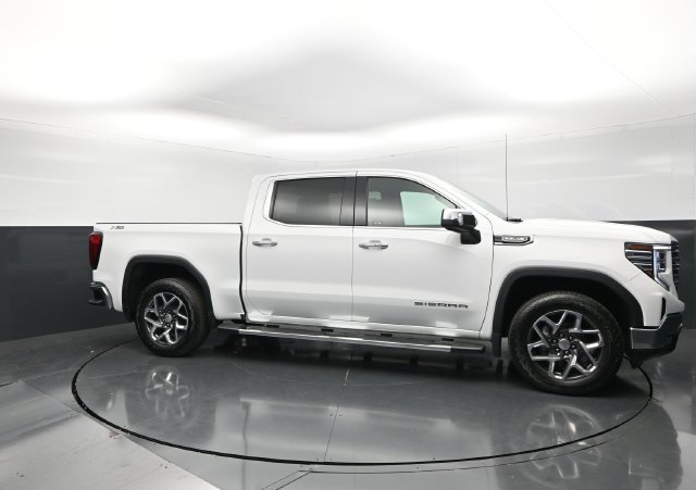Used 2023 GMC Sierra 1500 SLT w/ SLT Premium Package AWD/4WD image 6