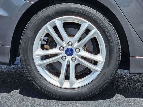 Used 2018 Ford Fusion SE w/ Fusion SE Technology Package FWD image 26