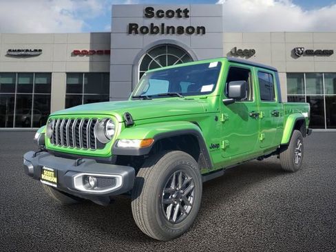 New 2026 Jeep Gladiator Sport image 2