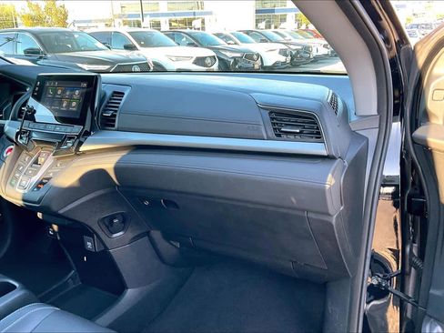 Used 2023 Honda Odyssey EX-L image 17