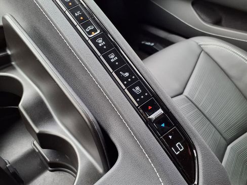 Used 2025 Chevrolet Corvette Stingray Preferred Cpe w/ 2LT image 8