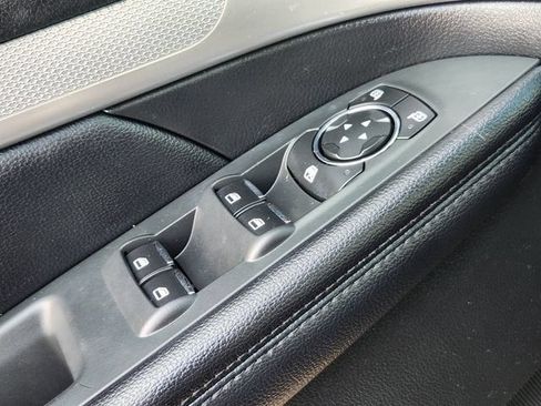 Used 2016 Ford Explorer XLT w/ Equipment Group 202A FWD image 21