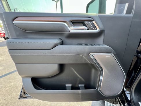 New 2026 GMC Sierra 3500 Denali w/ Denali Reserve Package AWD/4WD image 8