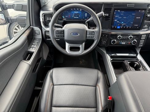 Used 2025 Ford F250 Lariat w/ Chrome Package image 27