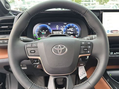 New 2026 Toyota Crown Signia AWD/4WD image 21