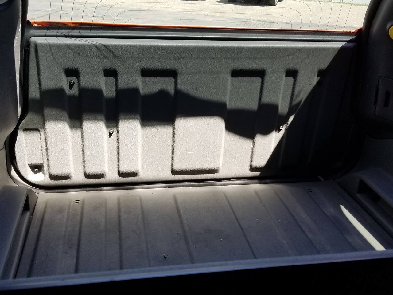 Used 2004 GMC Envoy XUV SLT AWD/4WD image 13