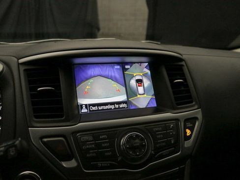 Used 2020 Nissan Pathfinder SL image 29