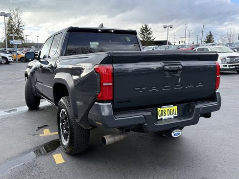 Used 2025 Toyota Tacoma TRD Off-Road image 10