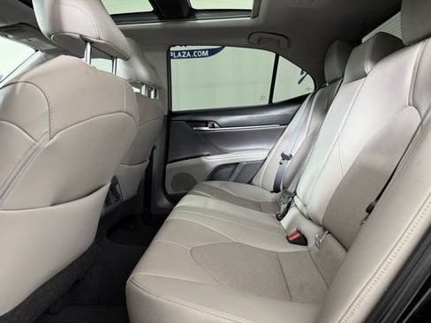 Used 2019 Toyota Camry XSE image 15