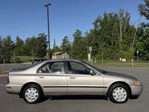 Used 1996 Honda Accord LX image 6