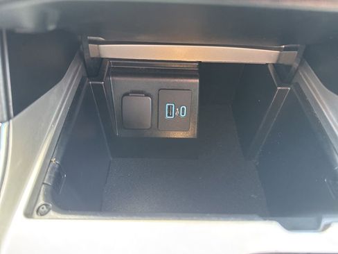 Used 2023 Ford Explorer Limited image 26