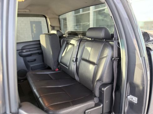 Used 2011 GMC Sierra 2500 SLE w/ SLE Preferred Package image 8