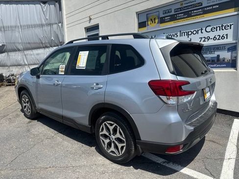 Used 2021 Subaru Forester Premium AWD/4WD image 3