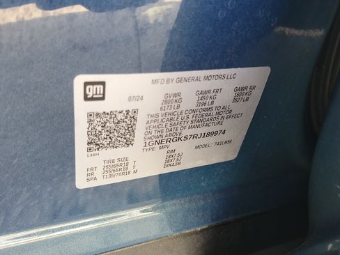 Used 2024 Chevrolet Traverse LT w/ LPO, Floor Liner Package FWD image 32