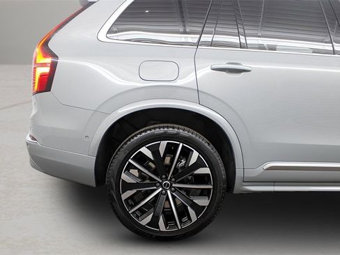 New 2026 Volvo XC90 B6 Ultra image 17