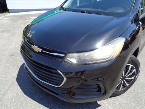 Used 2018 Chevrolet Trax LS FWD image 8