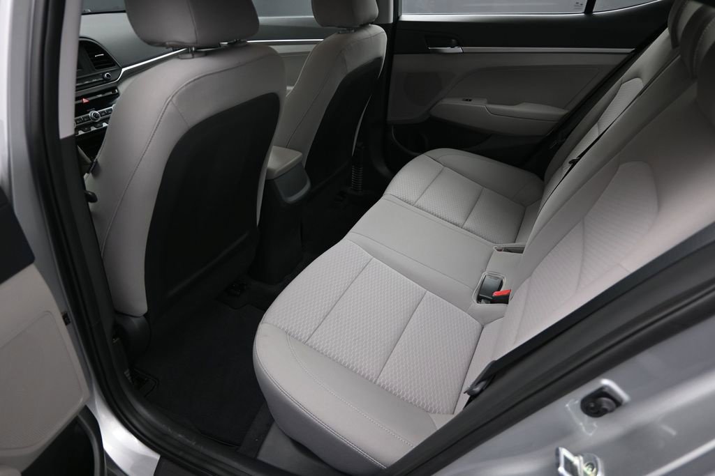 Used 2020 Hyundai Elantra SE FWD image 21