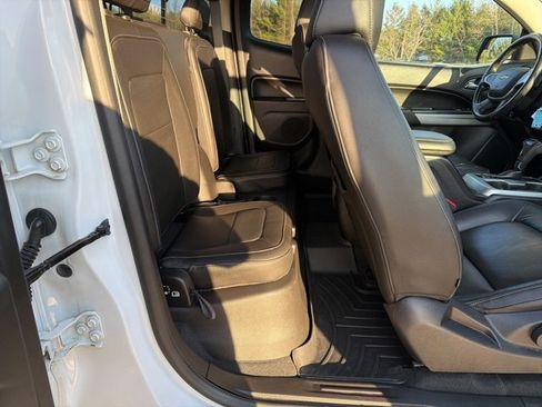 Used 2019 Chevrolet Colorado LT w/ Redline Special Edition image 30