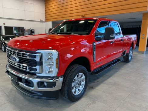 Used 2024 Ford F250 XLT image 1