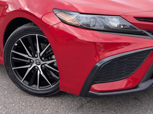 Used 2023 Toyota Camry SE image 10