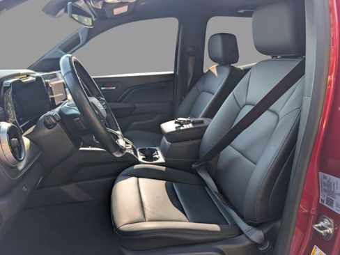 Used 2024 Chevrolet Colorado LT w/ LT Convenience Package III RWD image 17