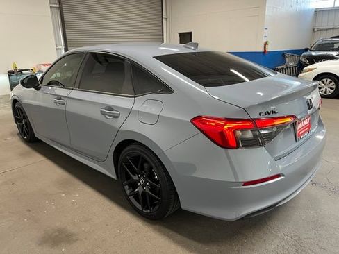 Used 2023 Honda Civic Sport image 5