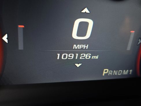 Used 2016 GMC Sierra 2500 Denali w/ Duramax Plus Package AWD/4WD image 27